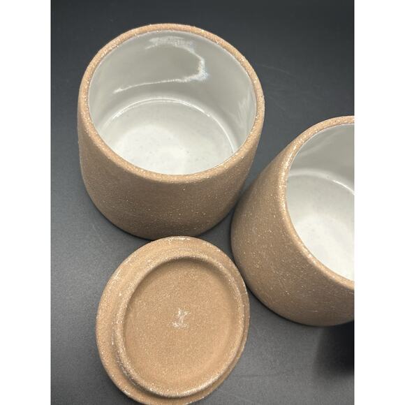 Set Of 2 Citrine Spice Jars W/ Lid Salt Glaze Pottery - Picture 4 of 8